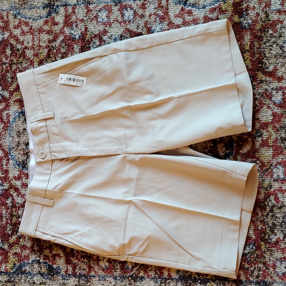 NWT Men's shorts Amazon Essentials Slim fit stretch golf short - col…